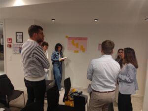 People exchaning ideas during workshop